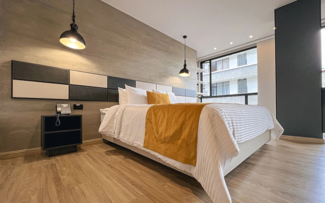 Hotel Balmoral Plaza