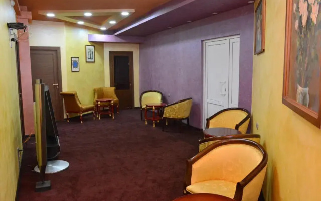 Hotel N1