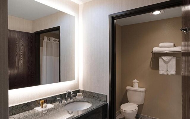 Ayres Hotel Corona – Riverside