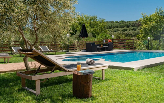 Nostos Villa - 50 m2 pool 2 km from the Beach