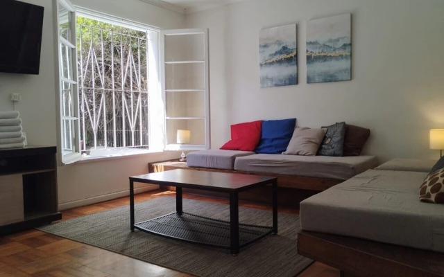 Casa y patio en mejor barrio de Santiago