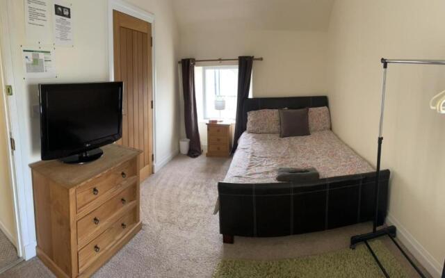 Little Ship Inn Rooms