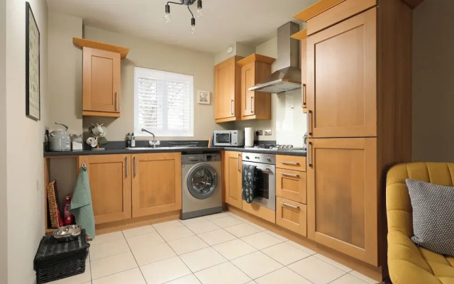 Stylish Flat With Sofa Bed in Malmesbury