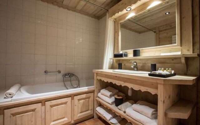 Le Cerf Amoureux Hotel