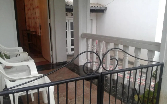 Kandy Hill Breeze ( Home Stay)