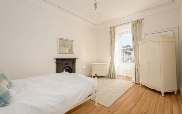 Traditional 3 bed Apartment Stockbridge