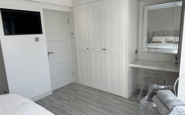 Beautiful 1-bed Studio in Bourne end