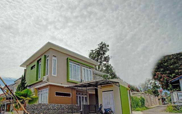 OYO 90059 Shakilla Home Cianjur