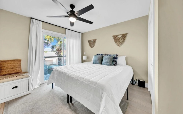 Modern Beach Bungalow