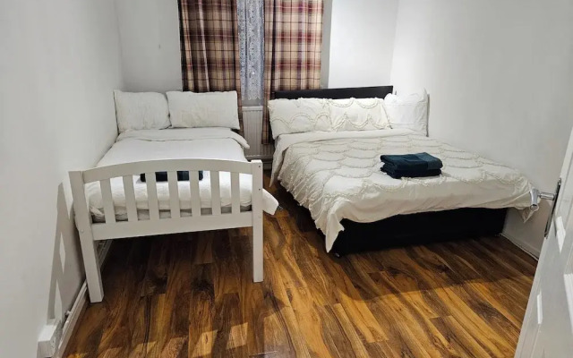 Mitcham Junction - 2 Bed Apartment - Sleeps 6