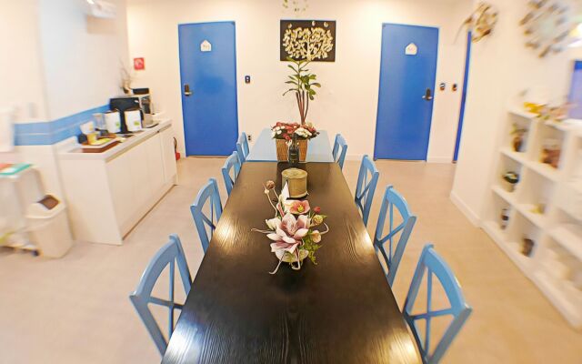 Road Myeongdong Guesthouse