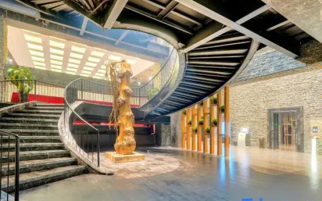 Shuimu City Hot Spring Holiday Hotel