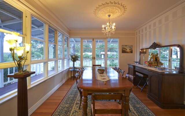 Karri House. Eat - Stay - Love