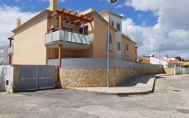 Oura Pereira Apartments