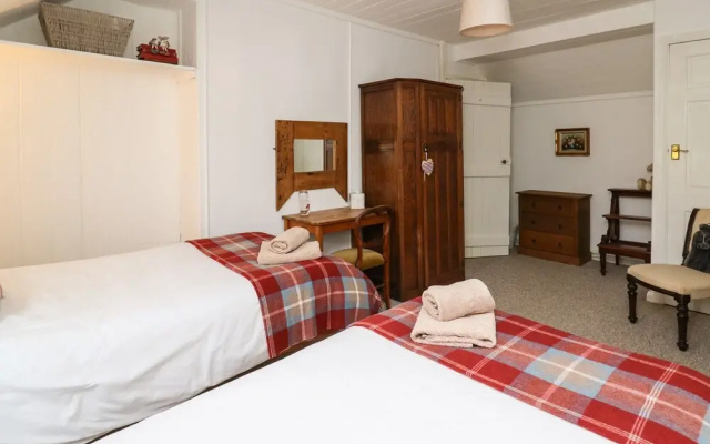 Bryniau Bychain Cottage