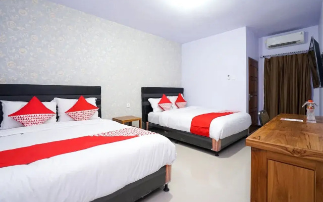 OYO 496 Eston House