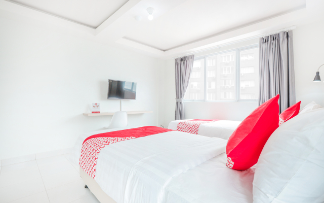 OYO Flagship 210 Amethyst Kemayoran Near RSUD Pademangan