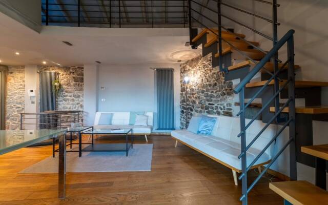 Petra Apartment in Civenna by Wonderful Italy