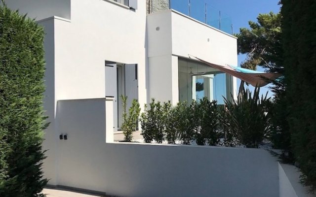 Super Villa With Private Pool in Isola Albarella by Beahost Rentals