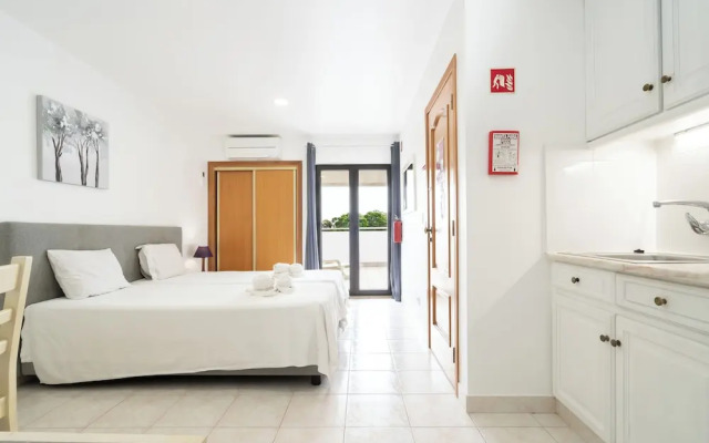 Apartamentos Vale de Carros by Umbral