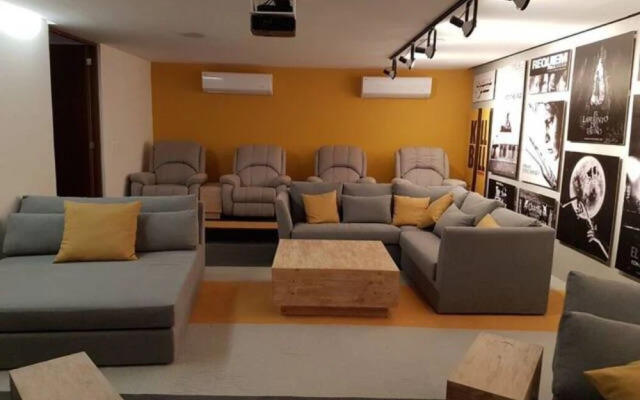 Incredible apartment 8 pax near beach