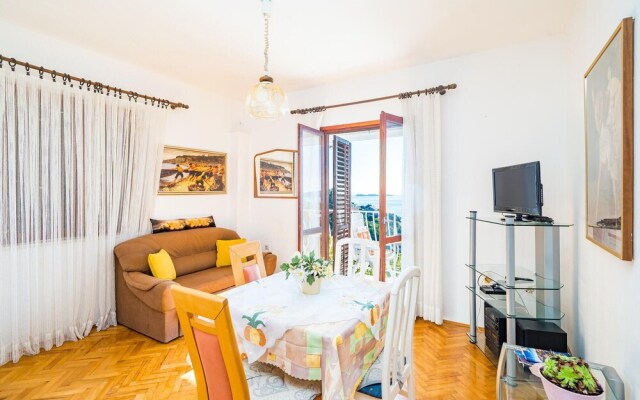 Nice Apartment in Zaton With 2 Bedrooms and Wifi