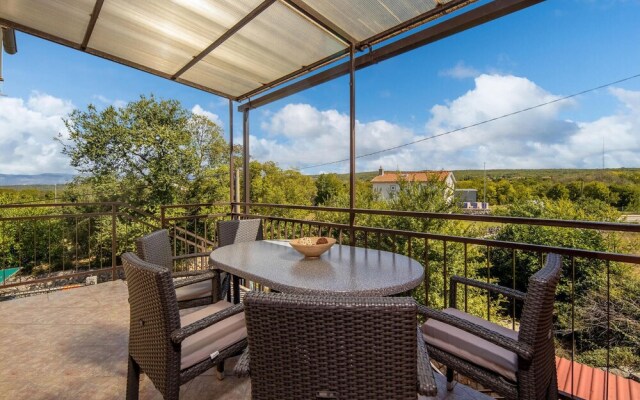 Stunning Home in Sveti Anton With Wifi and 4 Bedrooms