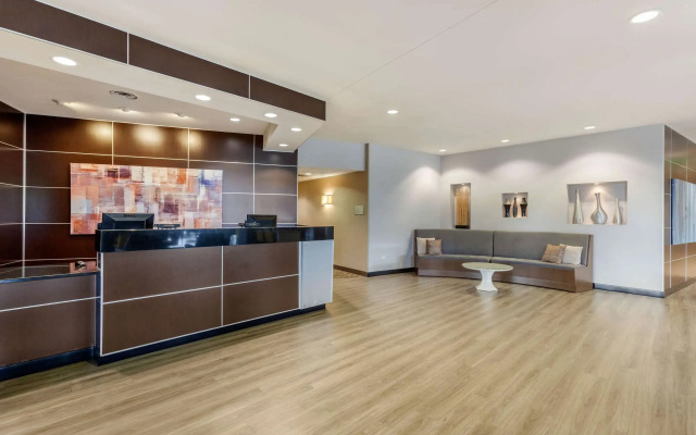 Cambria Hotel Denver International Airport