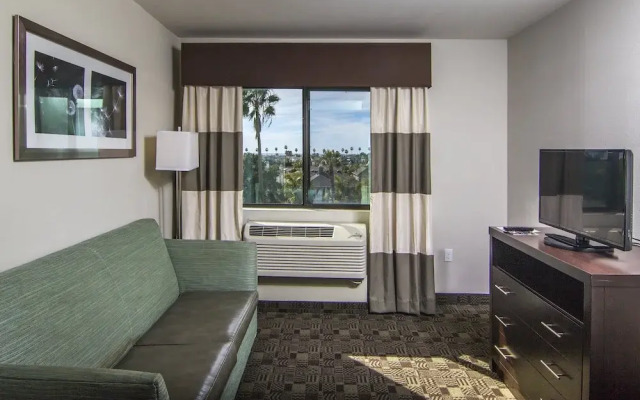 Quality Inn & Suites North- Legoland Area