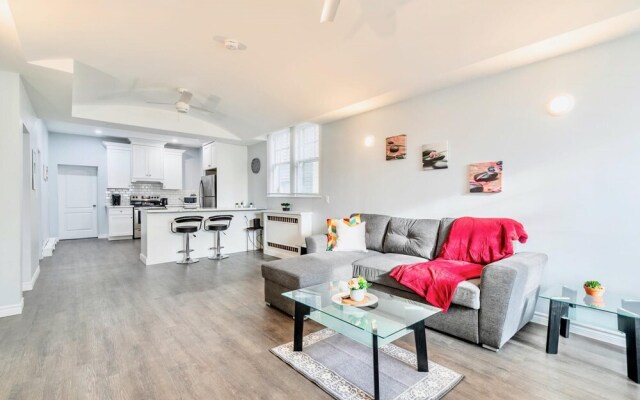 Bright and Modern 2BR Apartment With Netflix