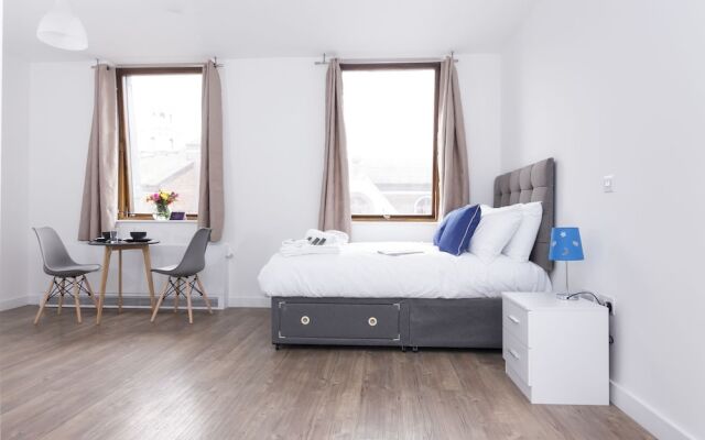 Central and Modern Studio in lively Liverpool