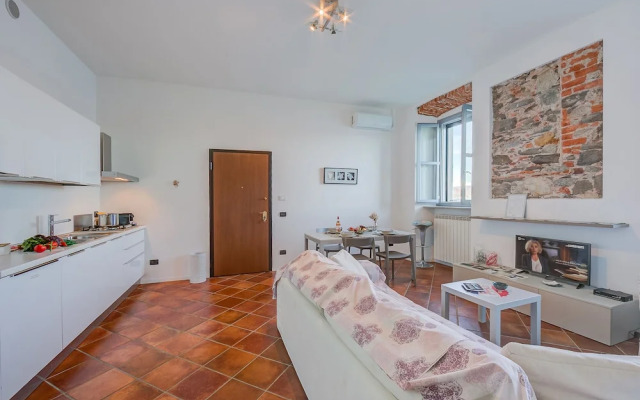 Incanto Sul Lago Pied Dans L' Eau