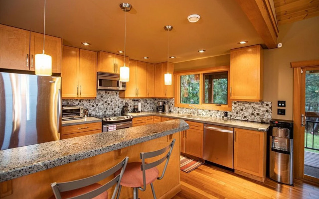 Begbie Snug by Revelstoke Vacations