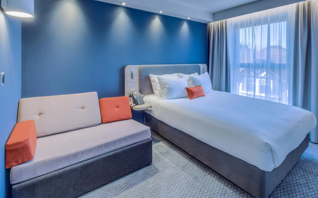 Holiday Inn Express Fleet by IHG