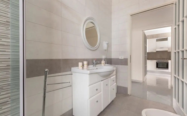 614 Riva degli Angeli by Barbarhouse