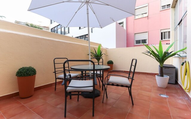 Avenida Liberdade Terrace by Homing