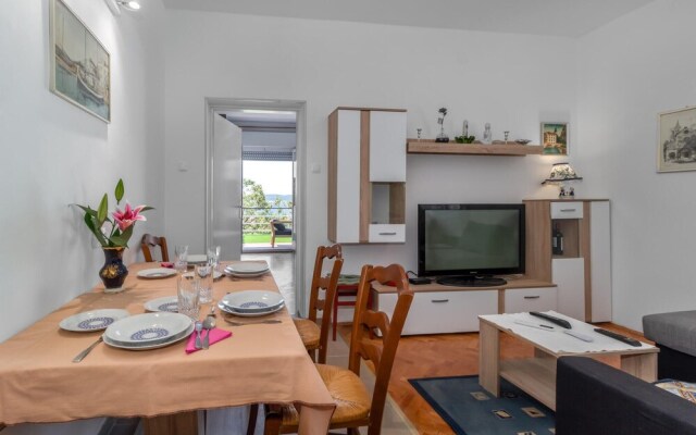 Nice Apartment in Crikvenica With Wifi and 1 Bedrooms
