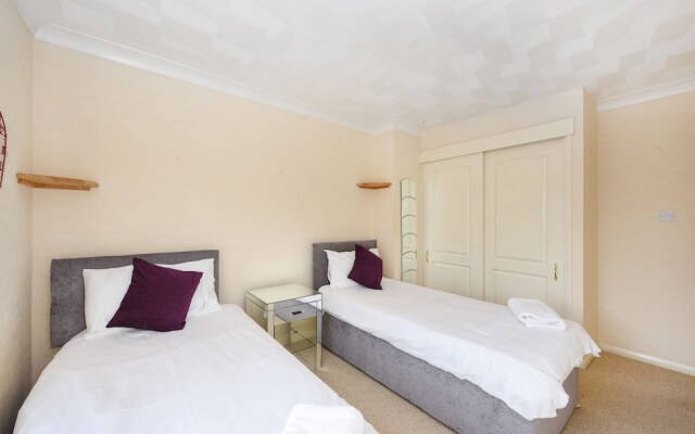 Soyinka Lodge 3-Bedroom House