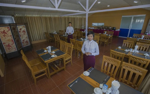 Golden Gum-Kino Hotel Mandalay