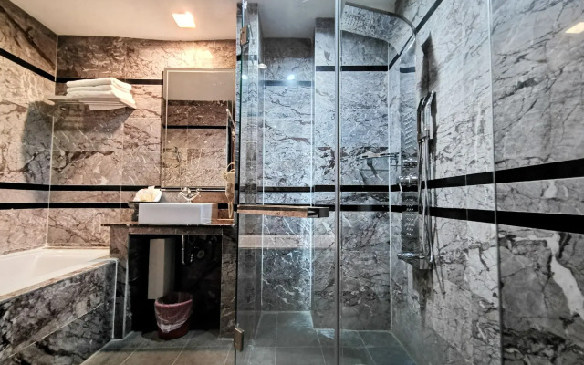 Chanthapanya Hotel