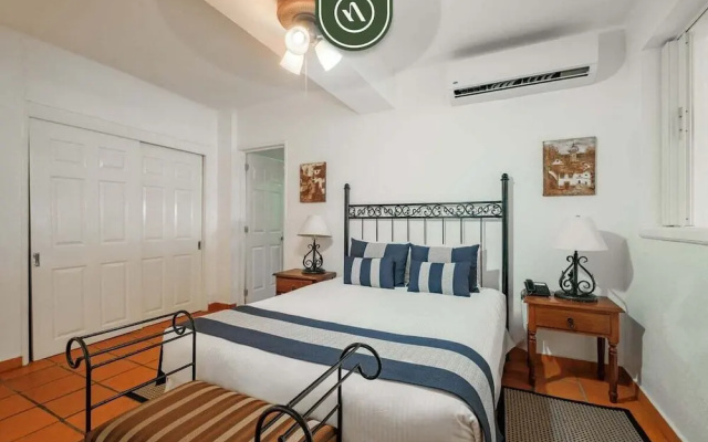 Amazing 2 BR Condo - Private Terrace - Pool