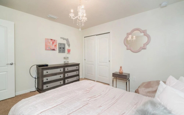 Windsor at Westside 8840