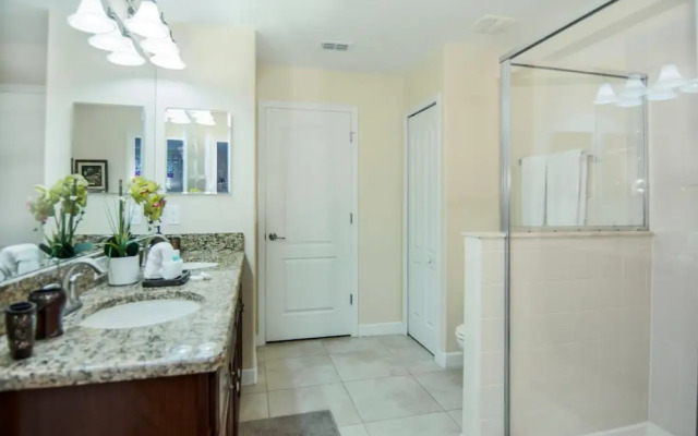 Home next to Disney CG1406