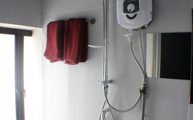 Birdnest Collective Cafe & Guesthouse