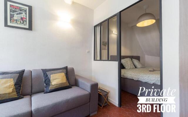 Private Building, 4 Apts, Unique at Nice - Old Town