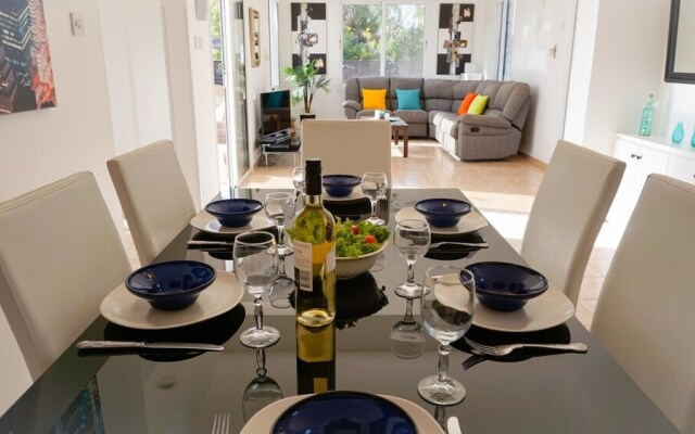 Villa Willow Mandali