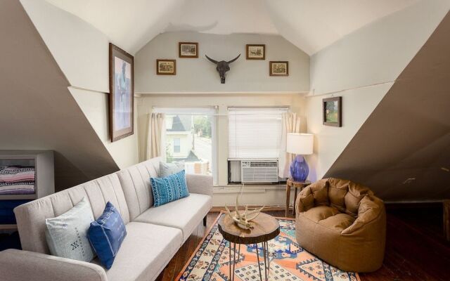 Center of Highlands! Spacious Bardstown loft!