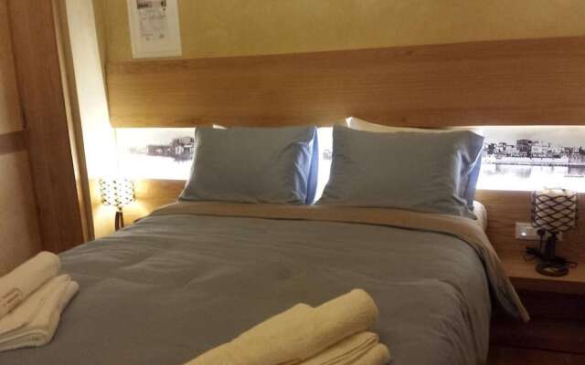 Entire Private Suite Sea Full View With Balcony, Shared Pool and Air Conditionin