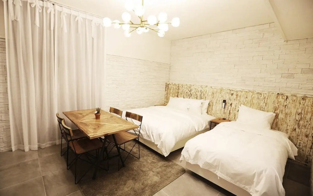 February Hotel Kimhae