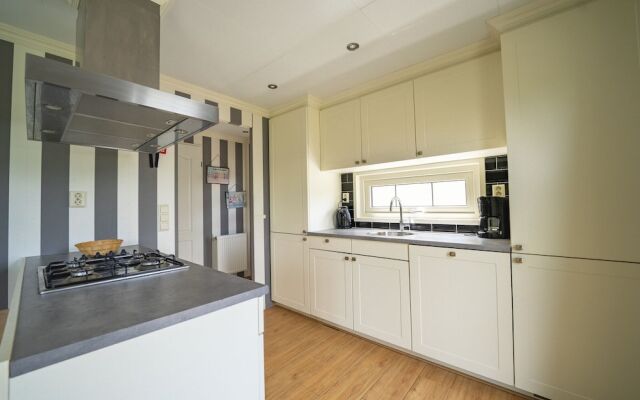 Well-kept Chalet not far From the Biesbosch